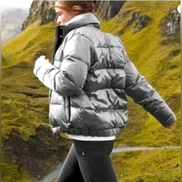 ⭐️Host Pick⭐️ Athleta Goose Down Flash Bomber Puffer Jacket Silver - Picture 10 of 10